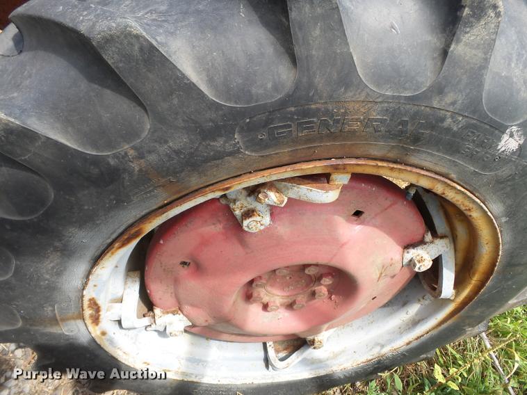 image for item DC6810 1963 Massey-Ferguson MF35 tractor