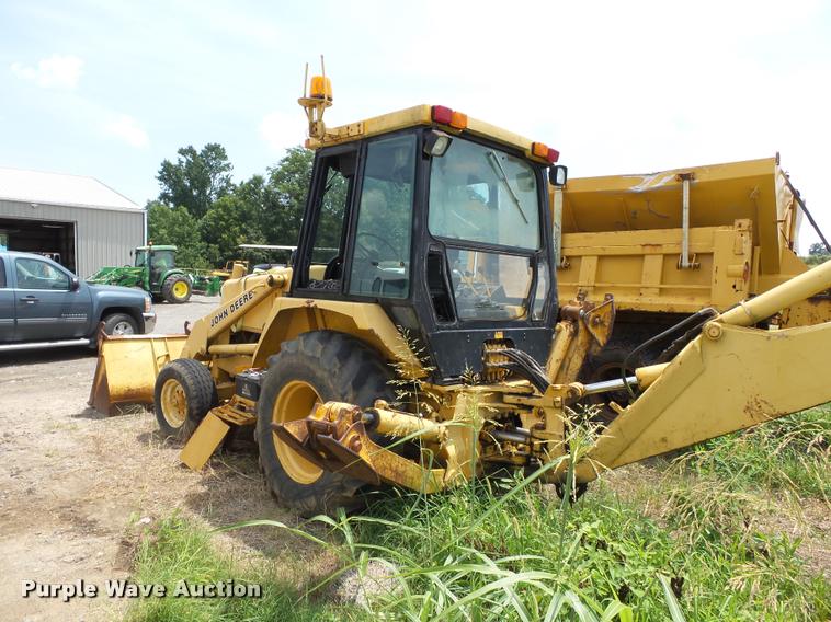 image for item DC6817 1990 John Deere 310C backhoe