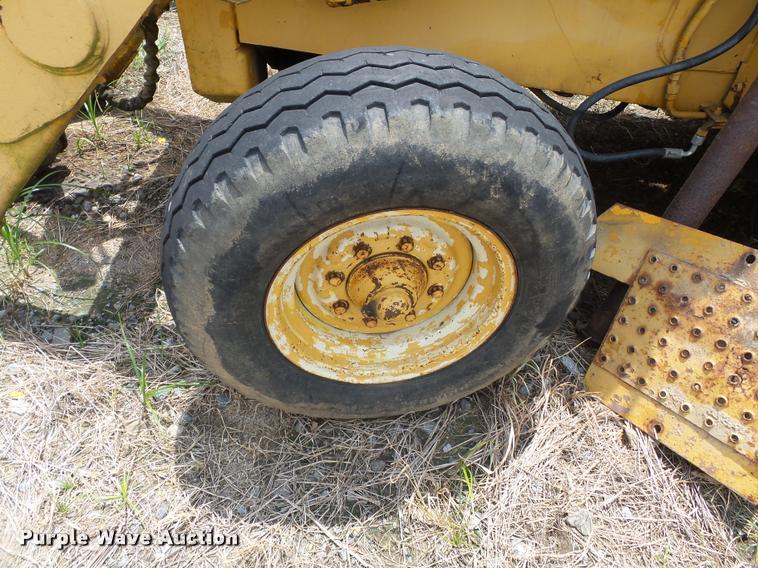 image for item DC6817 1990 John Deere 310C backhoe