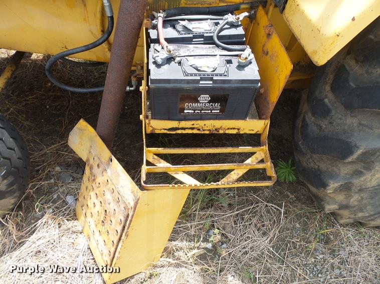 image for item DC6817 1990 John Deere 310C backhoe