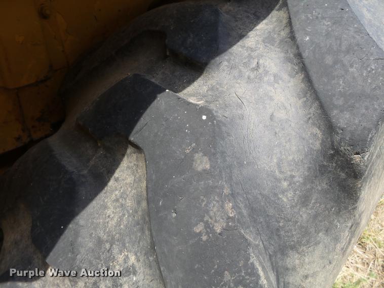 image for item DC6817 1990 John Deere 310C backhoe