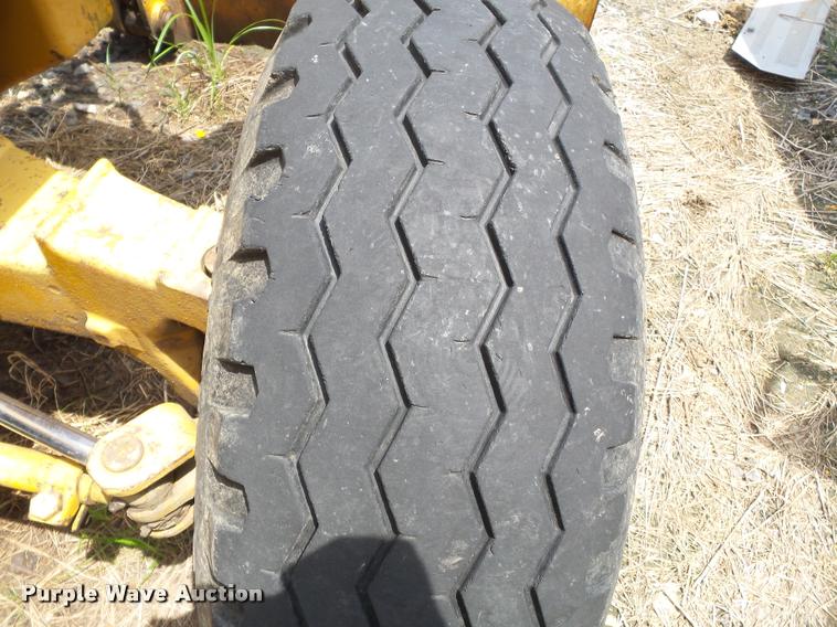 image for item DC6817 1990 John Deere 310C backhoe