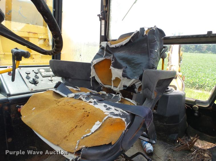 image for item DC6817 1990 John Deere 310C backhoe