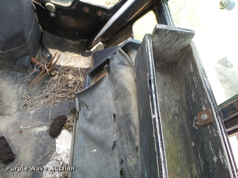 image for item DC6817 1990 John Deere 310C backhoe