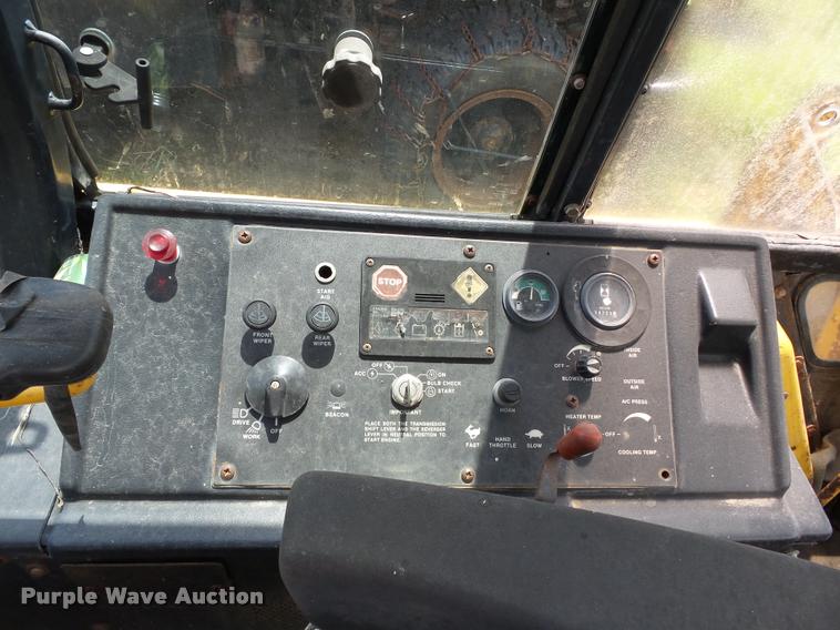 image for item DC6817 1990 John Deere 310C backhoe