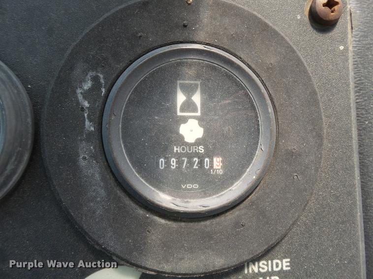 image for item DC6817 1990 John Deere 310C backhoe