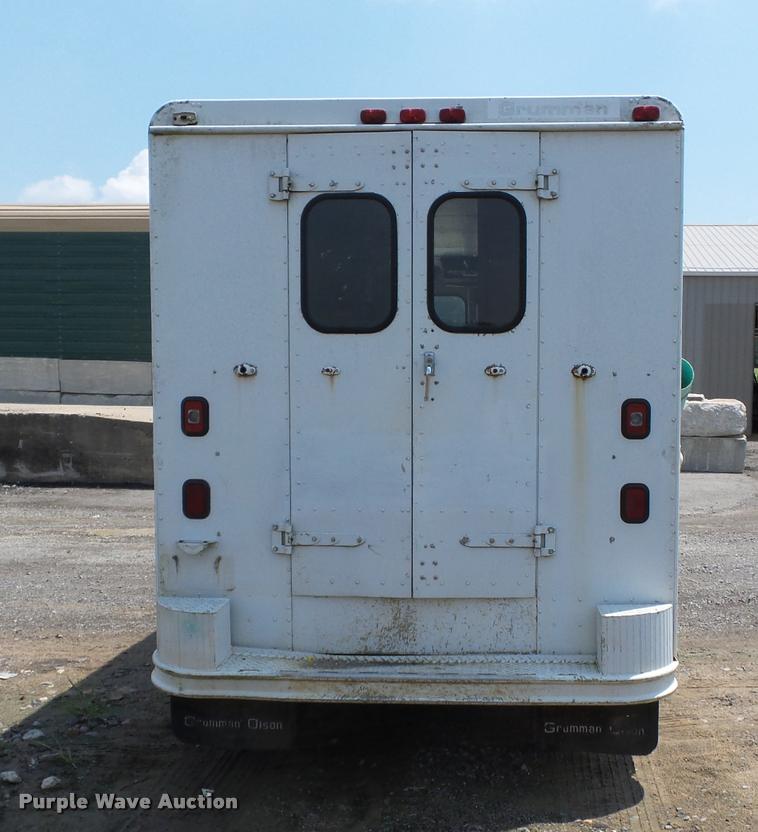 image for item DC6818 1991 Chevrolet P30 delivery van