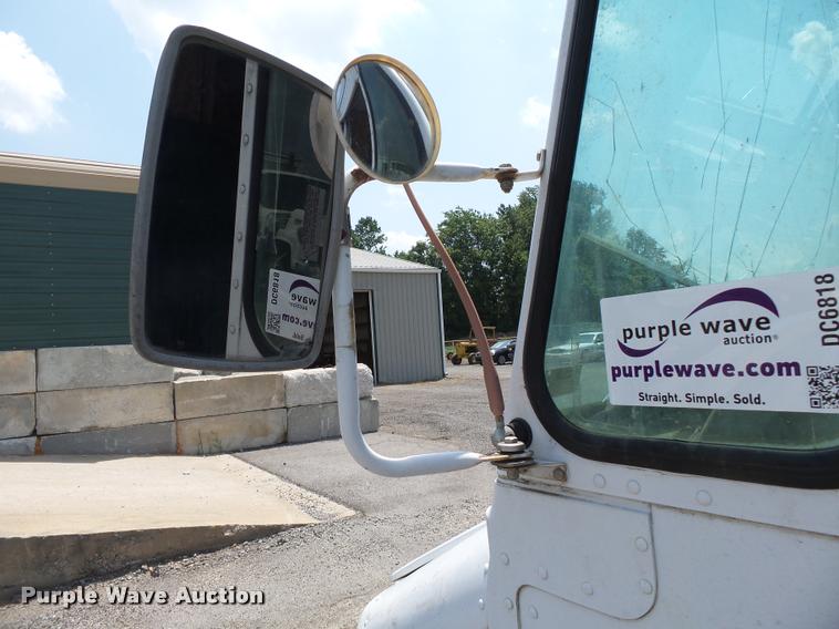 image for item DC6818 1991 Chevrolet P30 delivery van