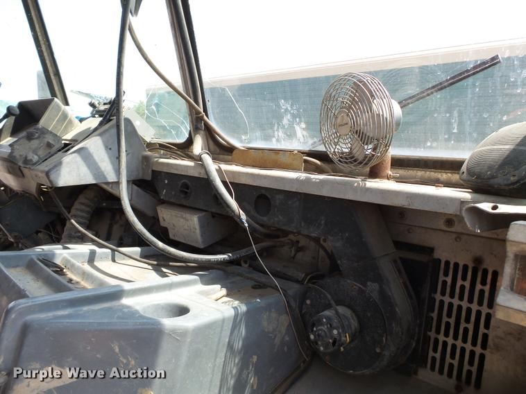 image for item DC6818 1991 Chevrolet P30 delivery van