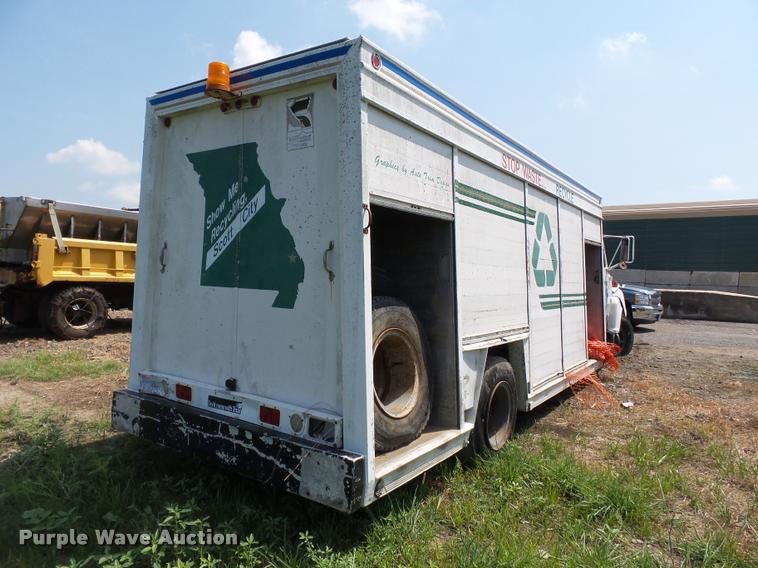 image for item DC6820 1978 Ford 700 delivery truck