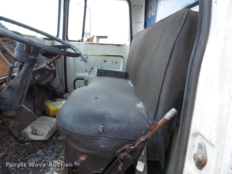 image for item DC6820 1978 Ford 700 delivery truck