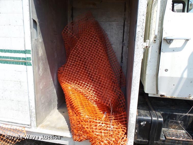 image for item DC6820 1978 Ford 700 delivery truck