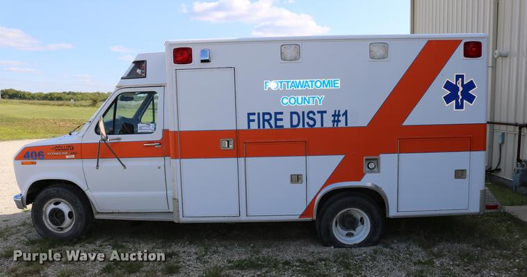 image for item DD0182 1988 Ford Econoline E350 ambulance
