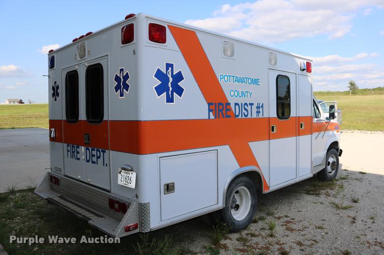 image for item DD0182 1988 Ford Econoline E350 ambulance