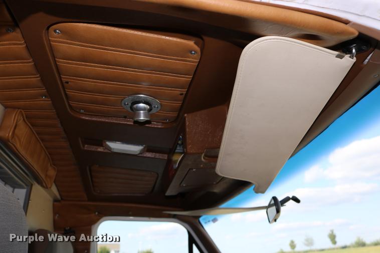 image for item DD0182 1988 Ford Econoline E350 ambulance