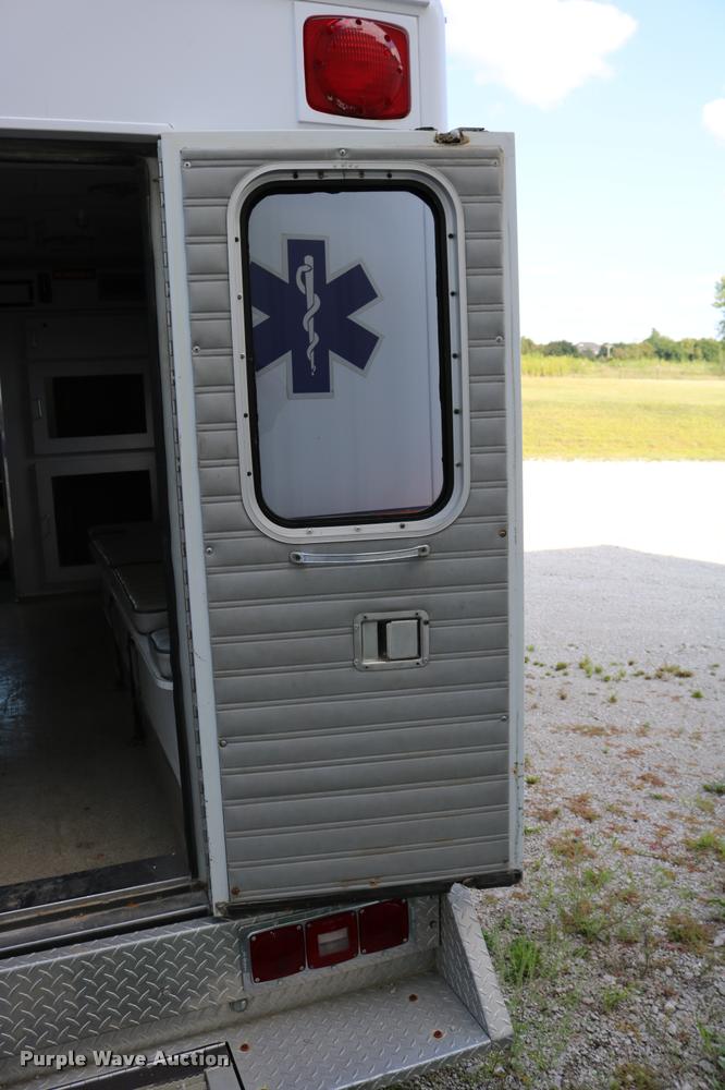 image for item DD0182 1988 Ford Econoline E350 ambulance