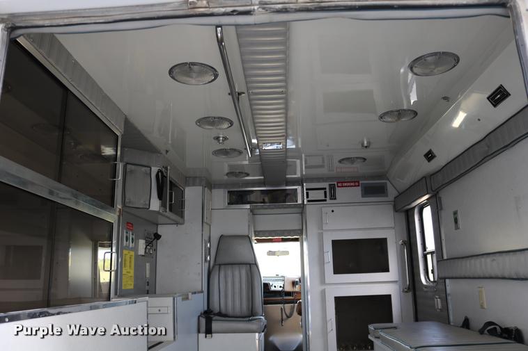 image for item DD0182 1988 Ford Econoline E350 ambulance