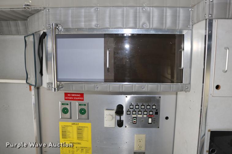 image for item DD0182 1988 Ford Econoline E350 ambulance