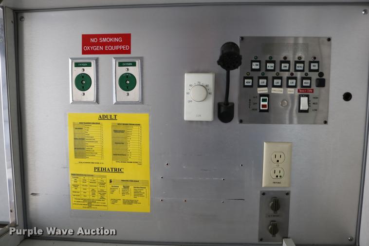 image for item DD0182 1988 Ford Econoline E350 ambulance