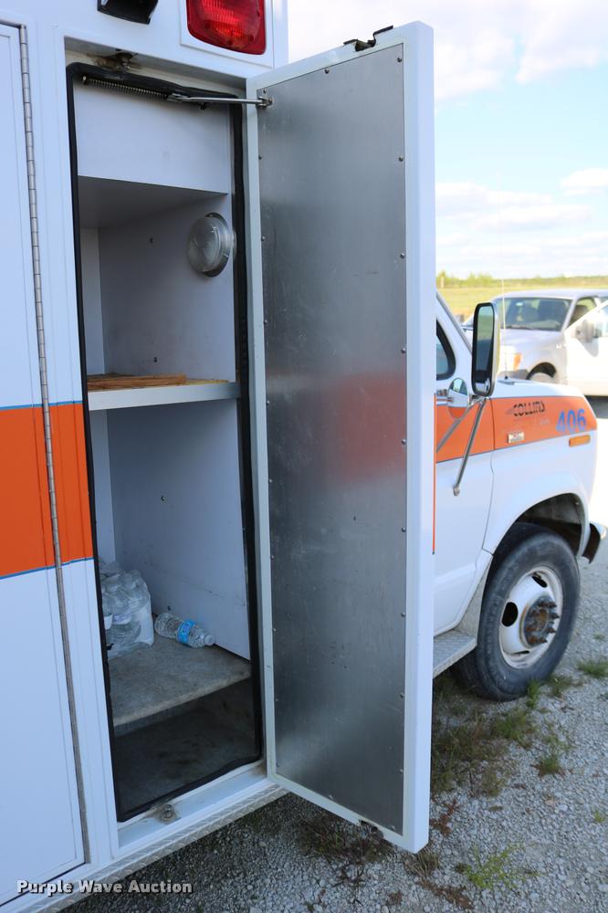 image for item DD0182 1988 Ford Econoline E350 ambulance