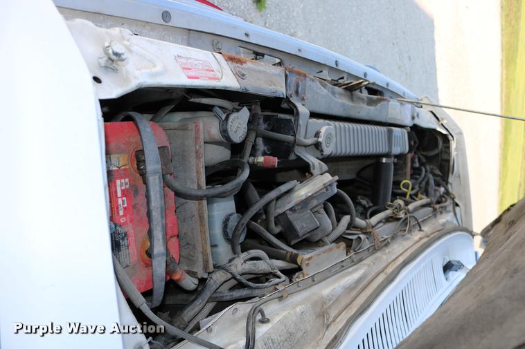 image for item DD0182 1988 Ford Econoline E350 ambulance