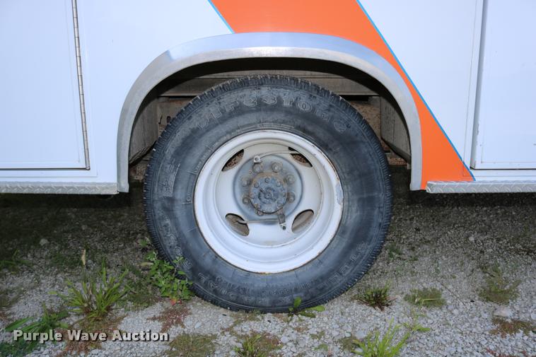 image for item DD0182 1988 Ford Econoline E350 ambulance