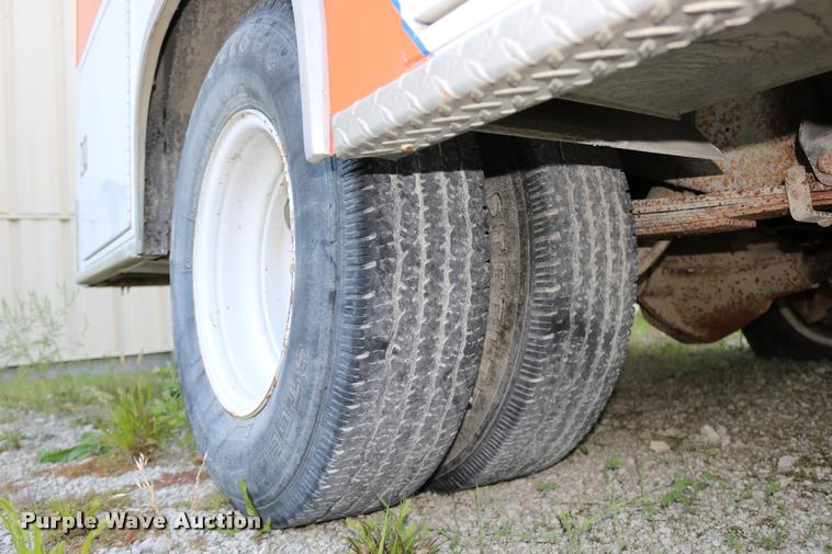 image for item DD0182 1988 Ford Econoline E350 ambulance