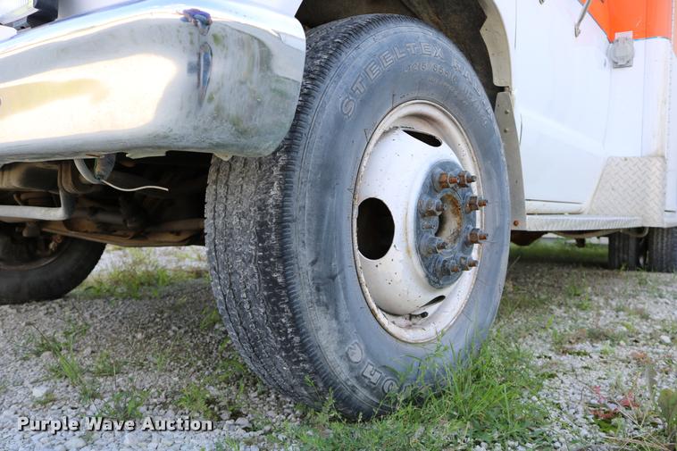 image for item DD0182 1988 Ford Econoline E350 ambulance