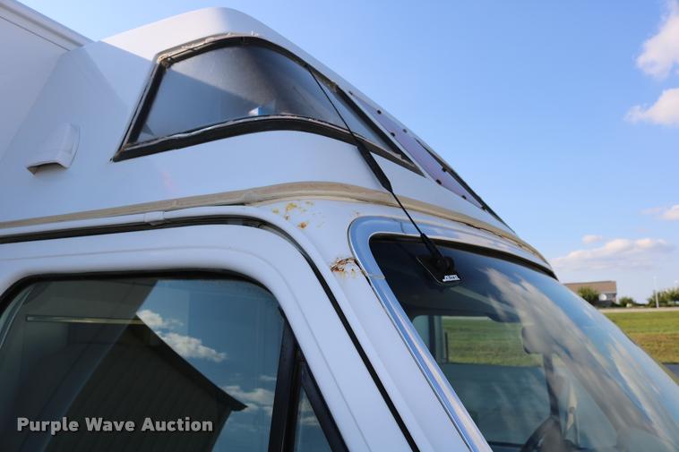image for item DD0182 1988 Ford Econoline E350 ambulance