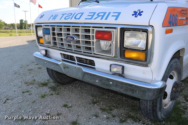 image for item DD0182 1988 Ford Econoline E350 ambulance