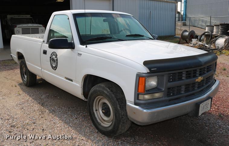 image for item DD0248 1995 Chevrolet Cheyenne 1500 pickup truck