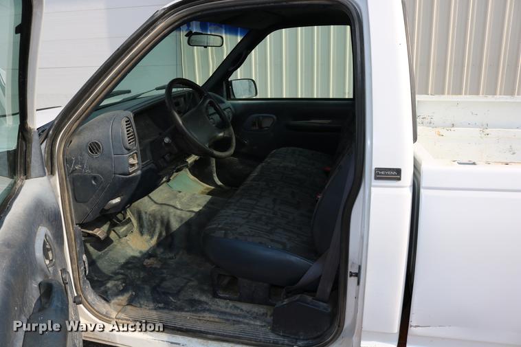 image for item DD0248 1995 Chevrolet Cheyenne 1500 pickup truck