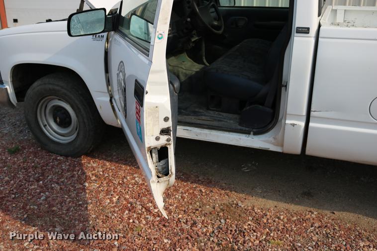 image for item DD0248 1995 Chevrolet Cheyenne 1500 pickup truck