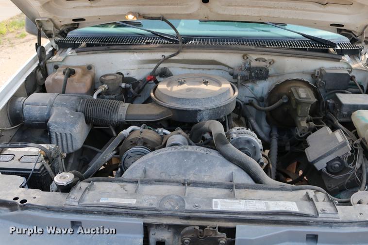 image for item DD0248 1995 Chevrolet Cheyenne 1500 pickup truck