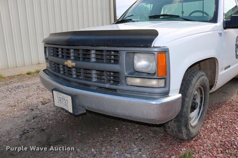 image for item DD0248 1995 Chevrolet Cheyenne 1500 pickup truck