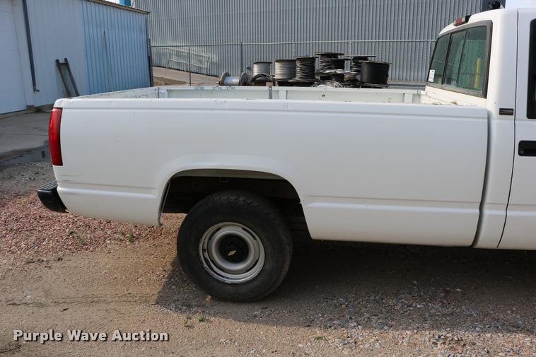 image for item DD0248 1995 Chevrolet Cheyenne 1500 pickup truck