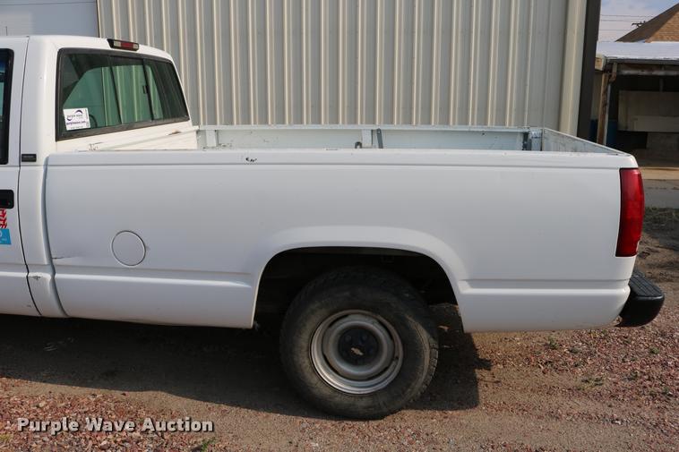 image for item DD0248 1995 Chevrolet Cheyenne 1500 pickup truck