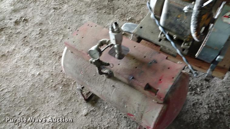 image for item DI9815 Air compressor