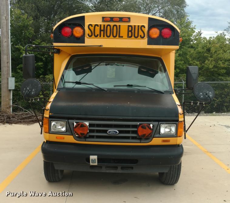 image for item DI9839 2004 Ford E450 school bus