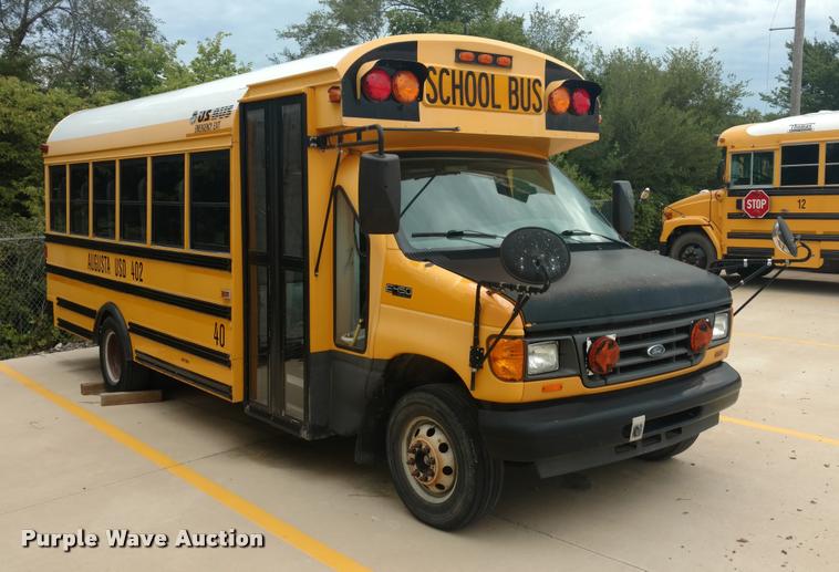image for item DI9839 2004 Ford E450 school bus