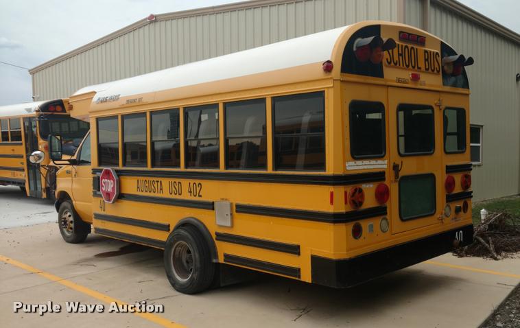 image for item DI9839 2004 Ford E450 school bus