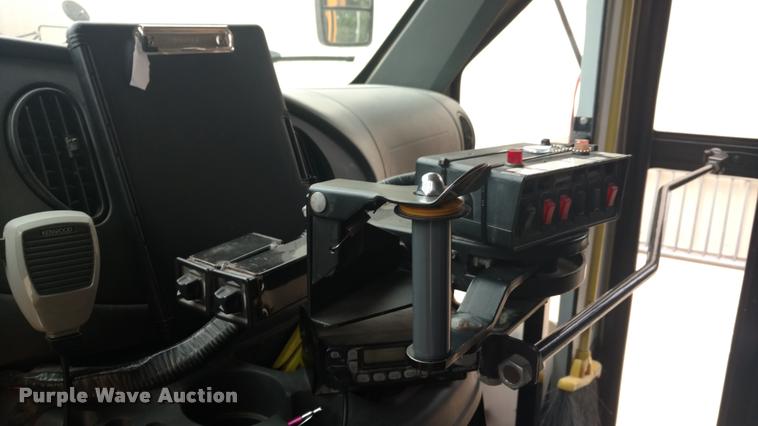 image for item DI9839 2004 Ford E450 school bus