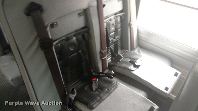 image for item DI9839 2004 Ford E450 school bus