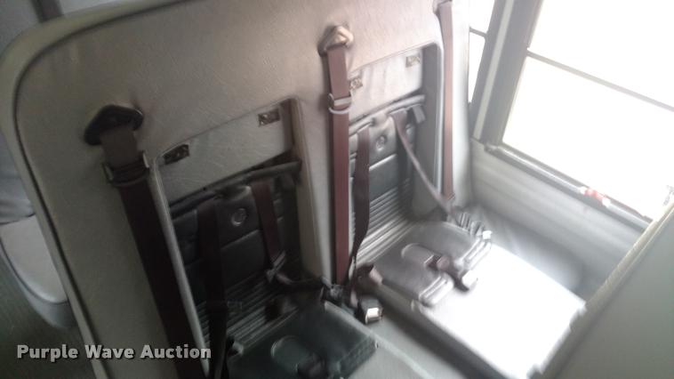 image for item DI9839 2004 Ford E450 school bus