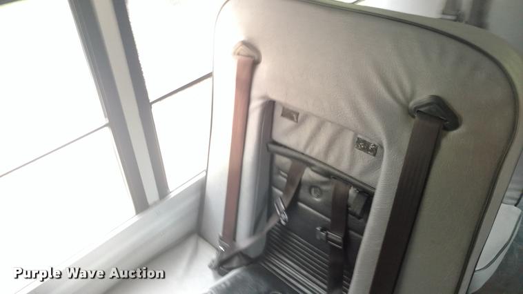 image for item DI9839 2004 Ford E450 school bus