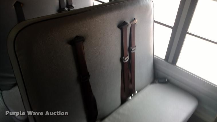 image for item DI9839 2004 Ford E450 school bus