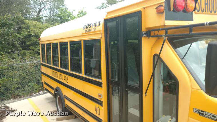 image for item DI9839 2004 Ford E450 school bus