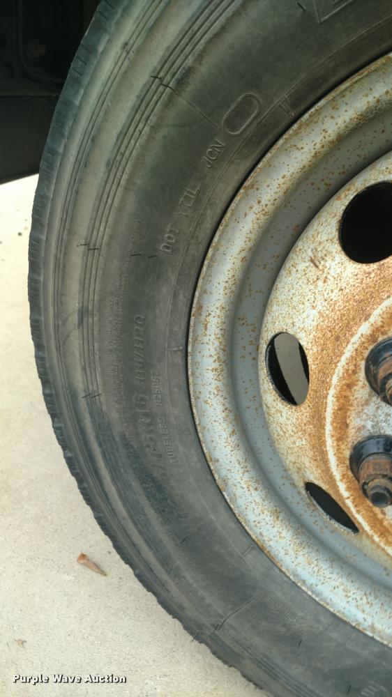 image for item DI9839 2004 Ford E450 school bus