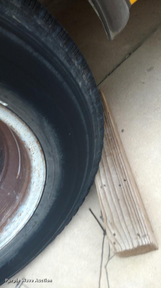 image for item DI9839 2004 Ford E450 school bus