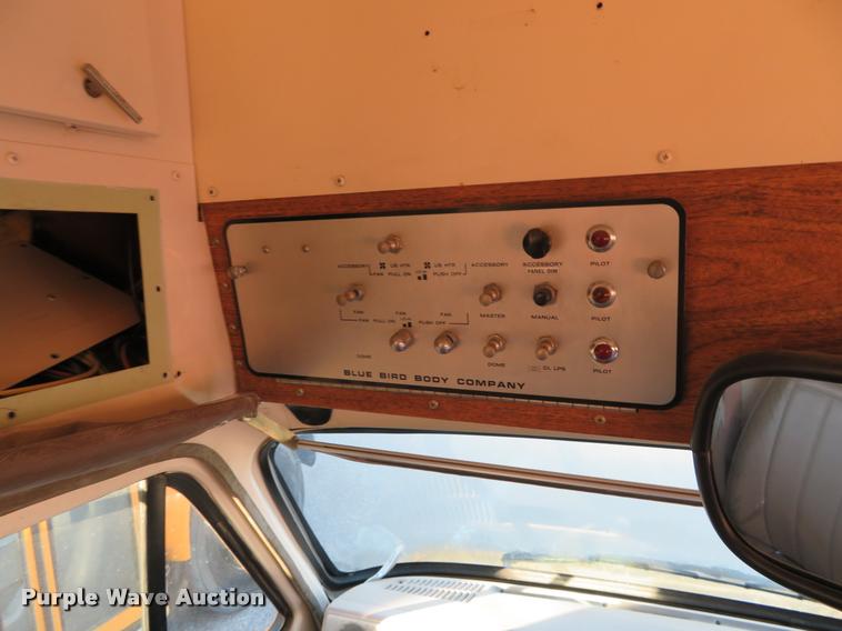 image for item DI9841 1995 Chevrolet G3500 school bus